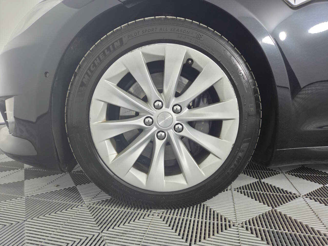 Used 2016 Tesla Model S 70D AWD/4WD image 12