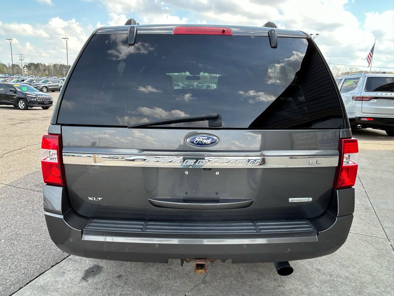 Used 2015 Ford Expedition EL XLT w/ Equipment Group 202A RWD image 6