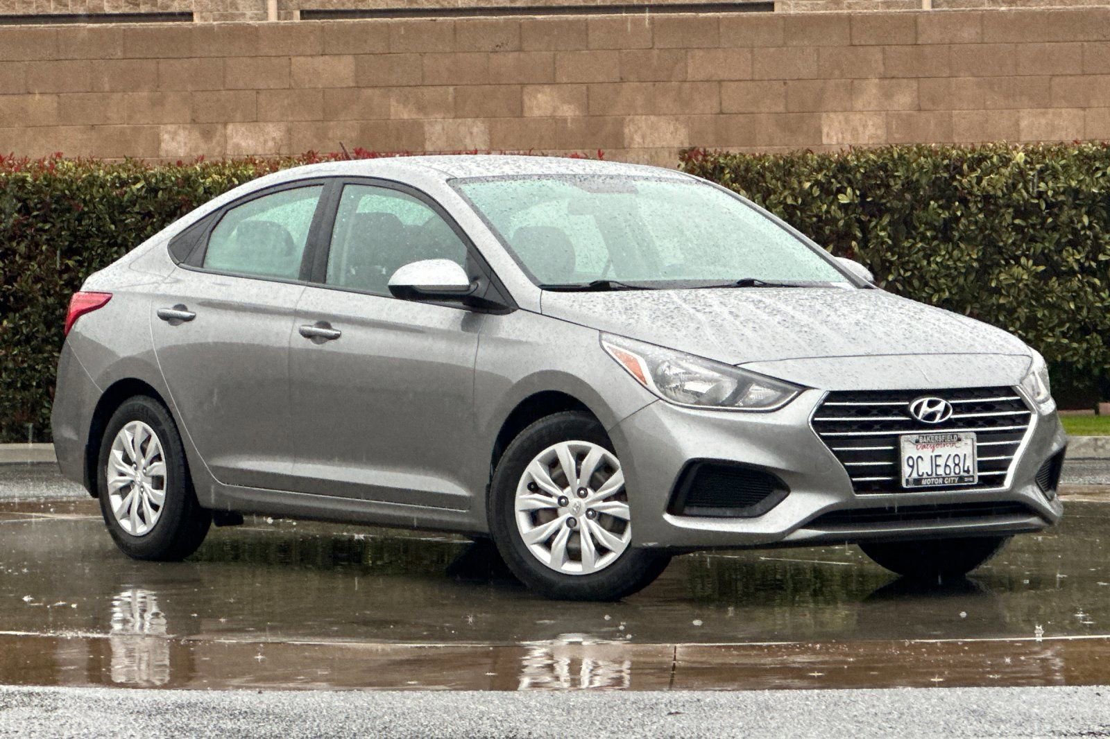 Used 2022 Hyundai Accent SE image 2