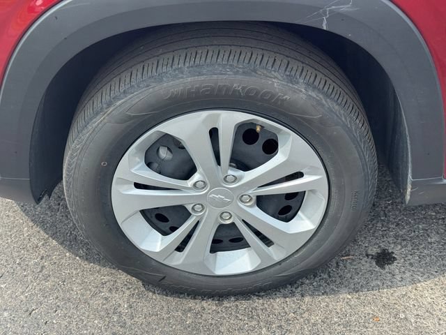 Used 2024 Chevrolet Trax LS w/ Driver Confidence Package FWD image 10