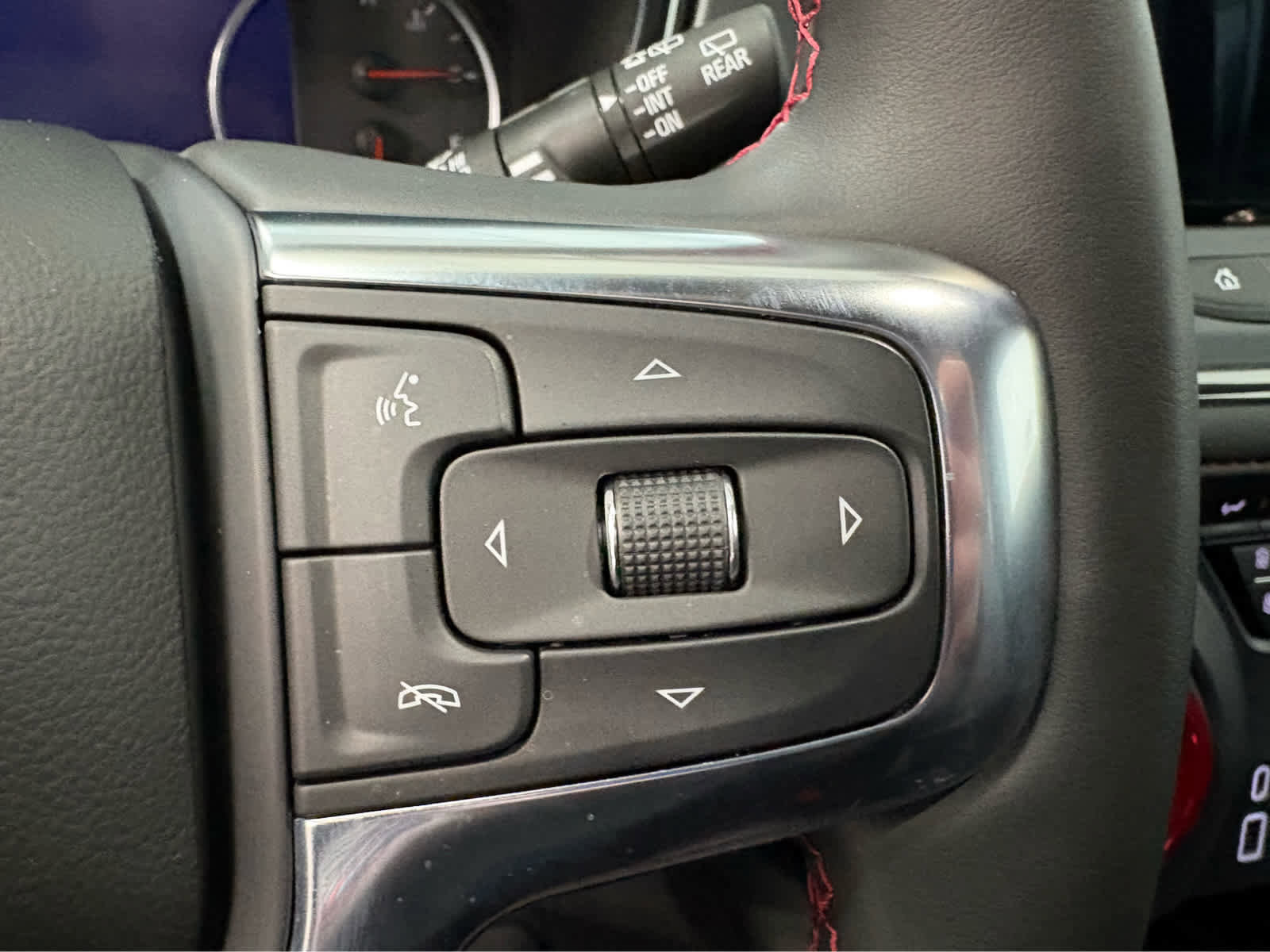 Certified 2025 Chevrolet Blazer RS w/ Driver Confidence II Package image 19