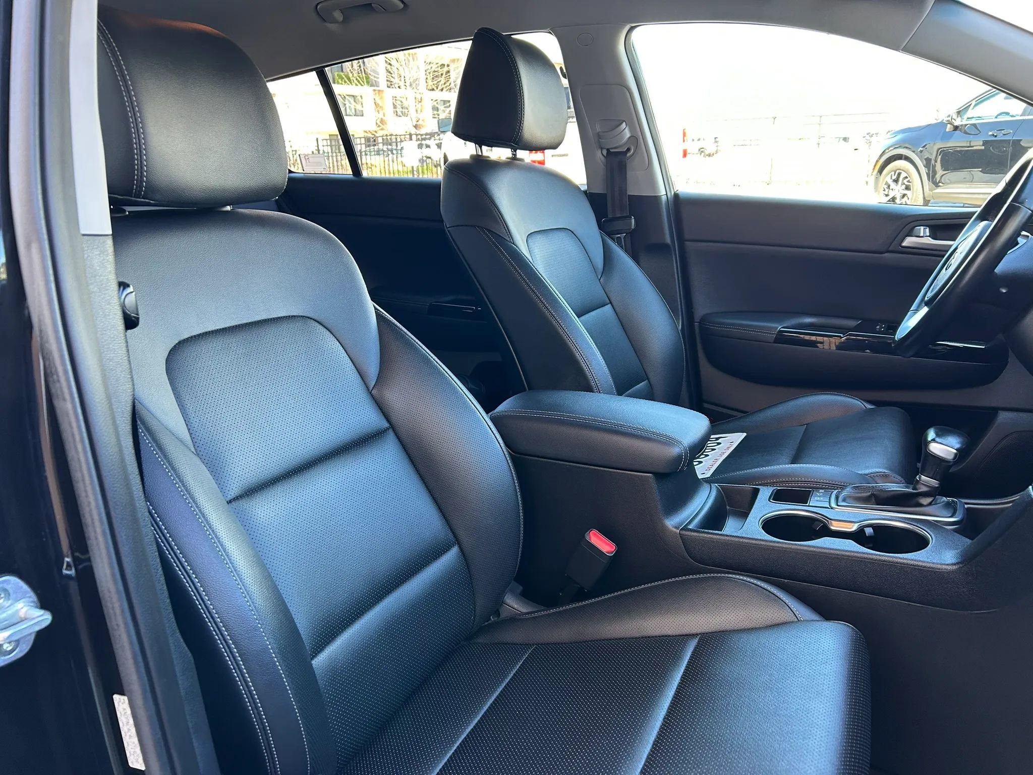 Used 2020 Kia Sportage EX image 7