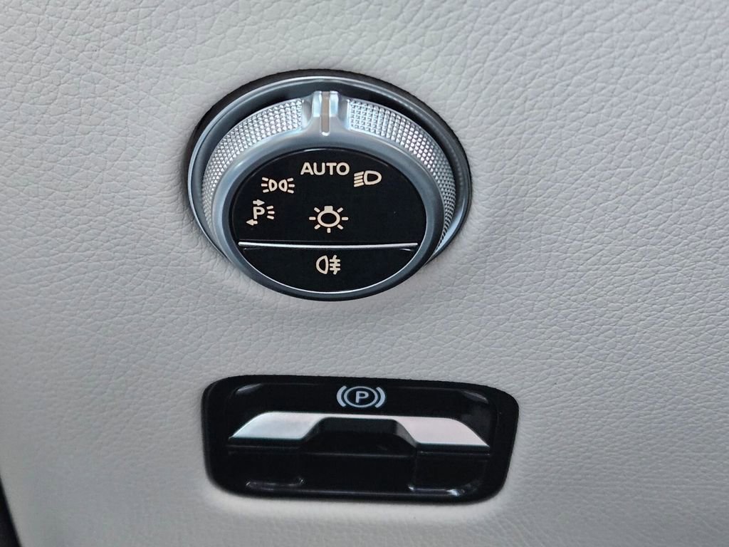 New 2026 Mercedes-Benz GLC 300 4MATIC image 24
