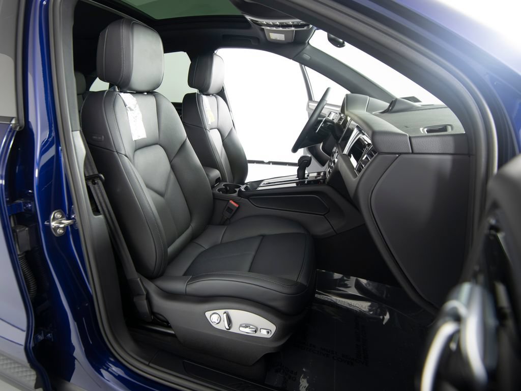New 2026 Porsche Macan AWD/4WD image 36