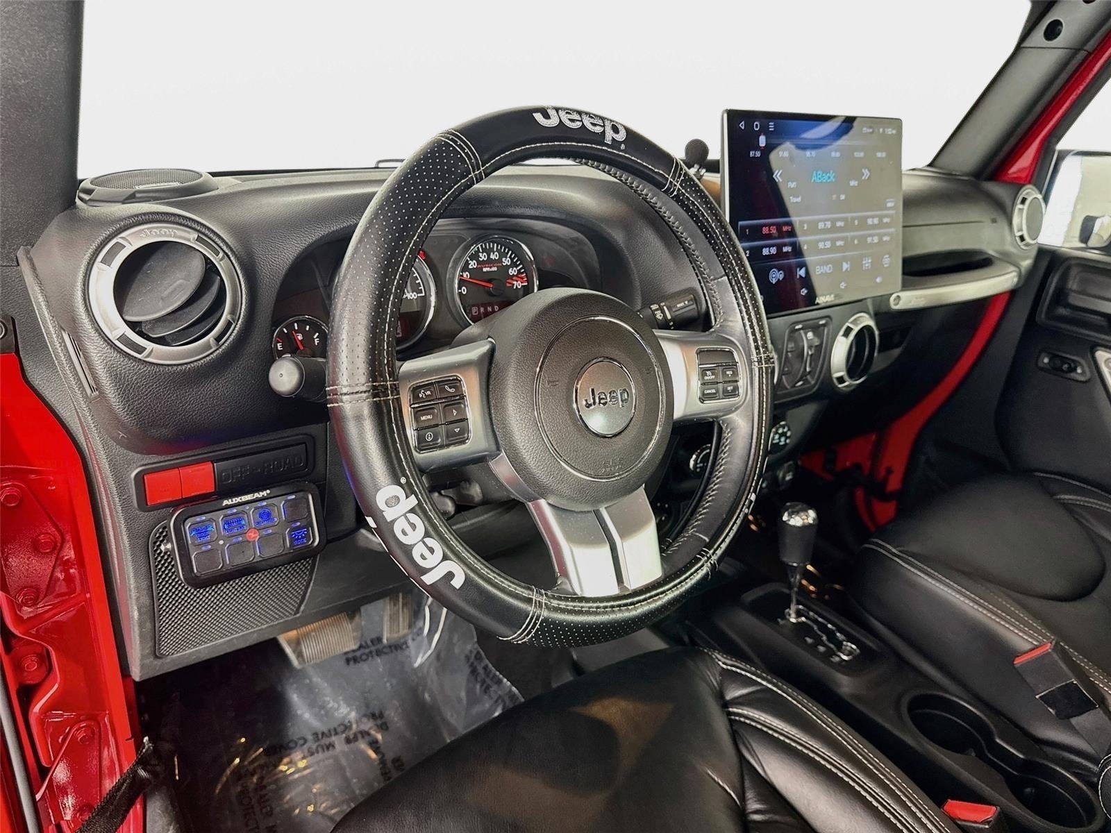 Used 2015 Jeep Wrangler Unlimited Rubicon AWD/4WD image 9