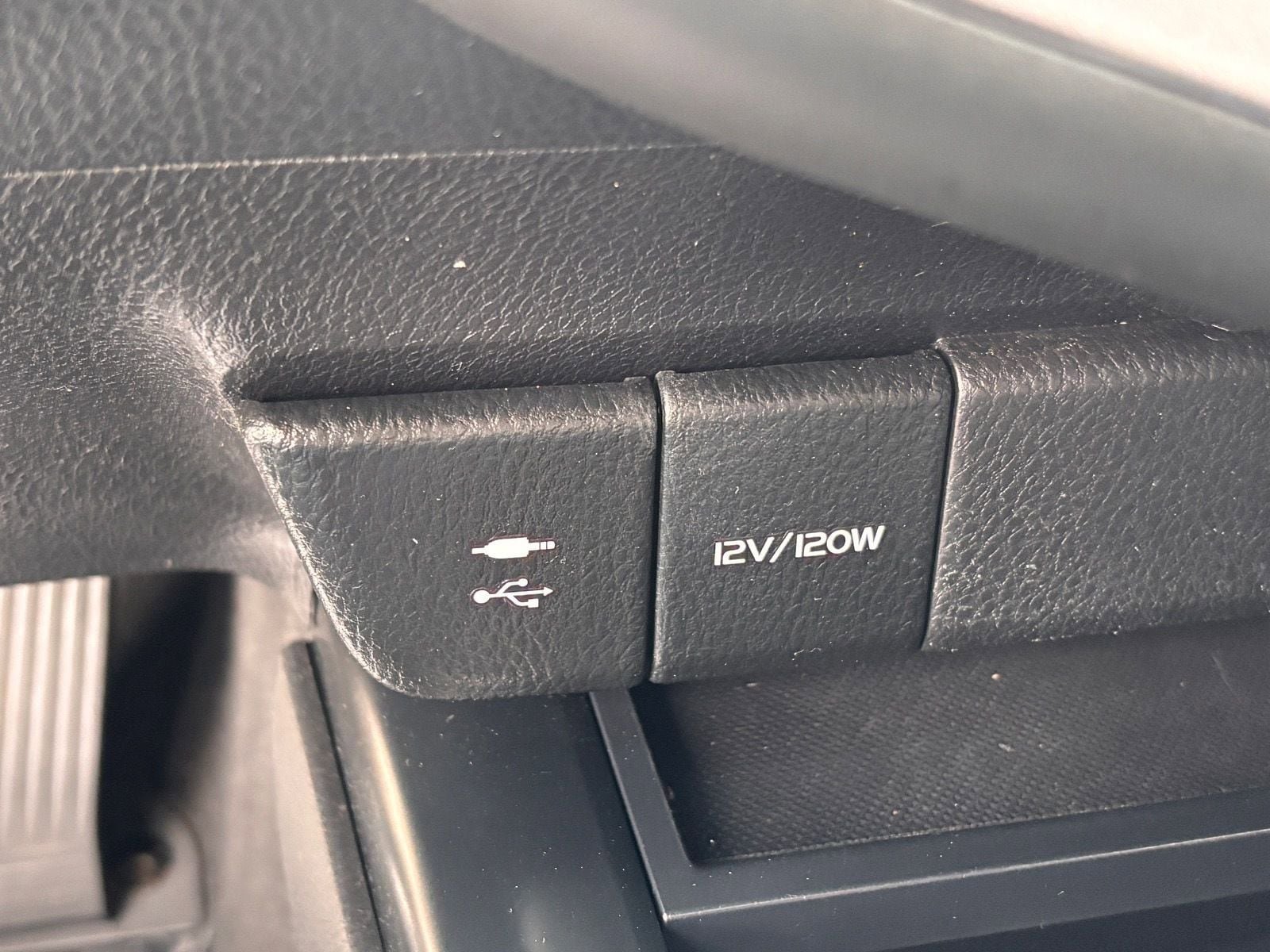 Used 2018 Toyota Camry LE FWD image 29