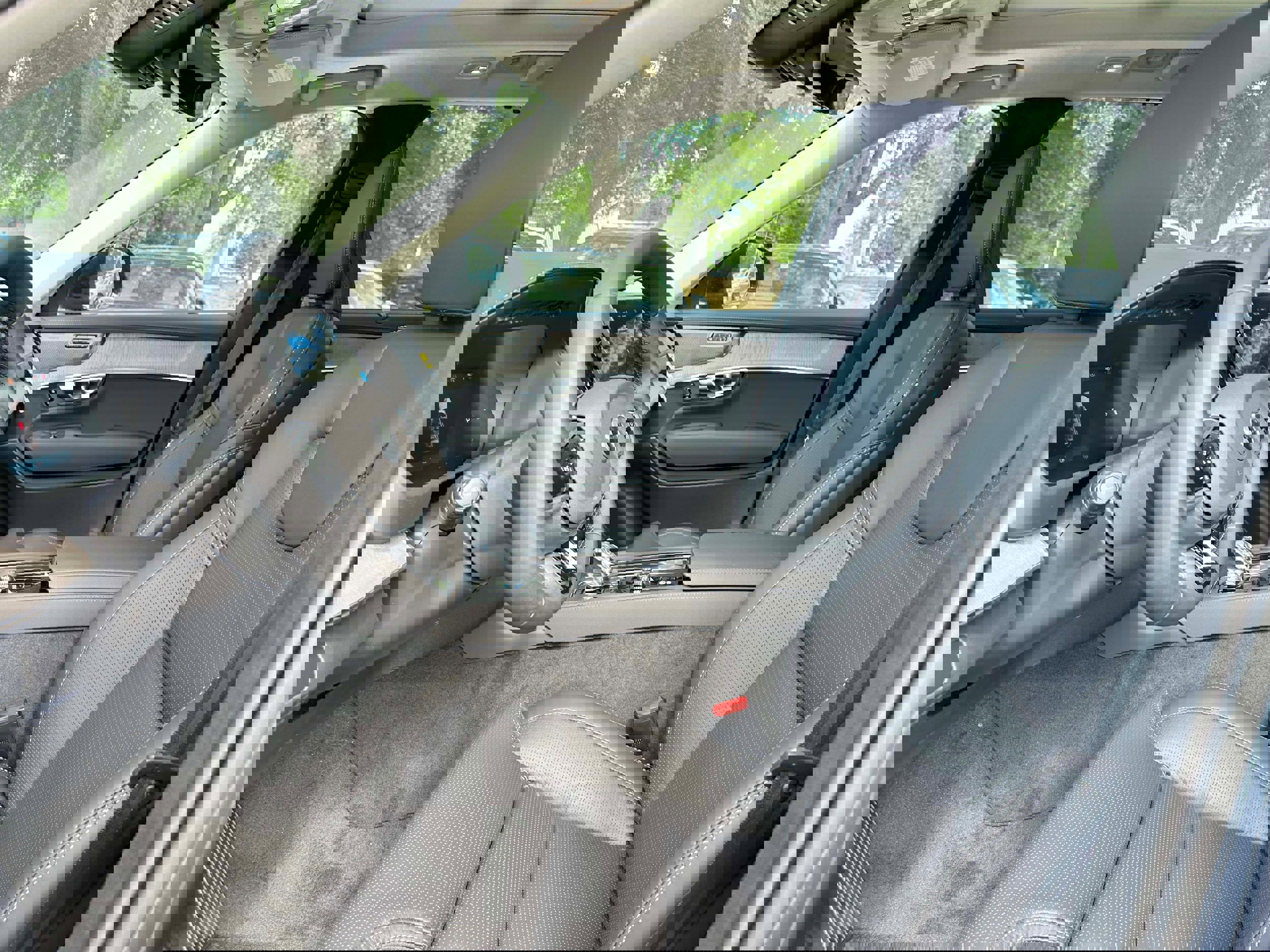 New 2026 Volvo XC90 B6 Ultra w/ Lounge Package image 13