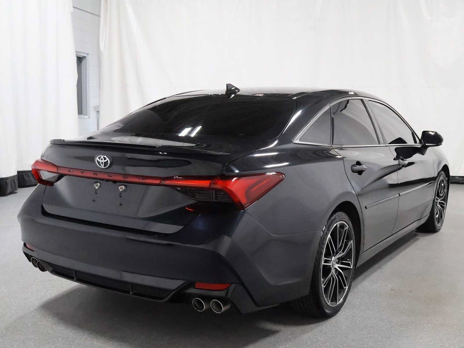 Used 2019 Toyota Avalon XSE w/ Protection Package FWD image 9