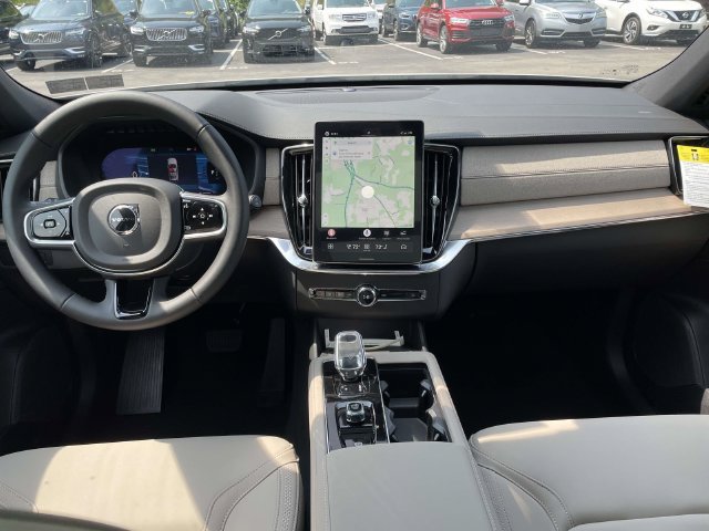 New 2026 Volvo XC90 B6 Plus w/ Protection Package Premier AWD/4WD image 24