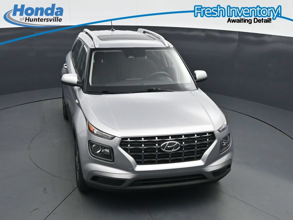 Used 2025 Hyundai Venue SEL FWD image 19