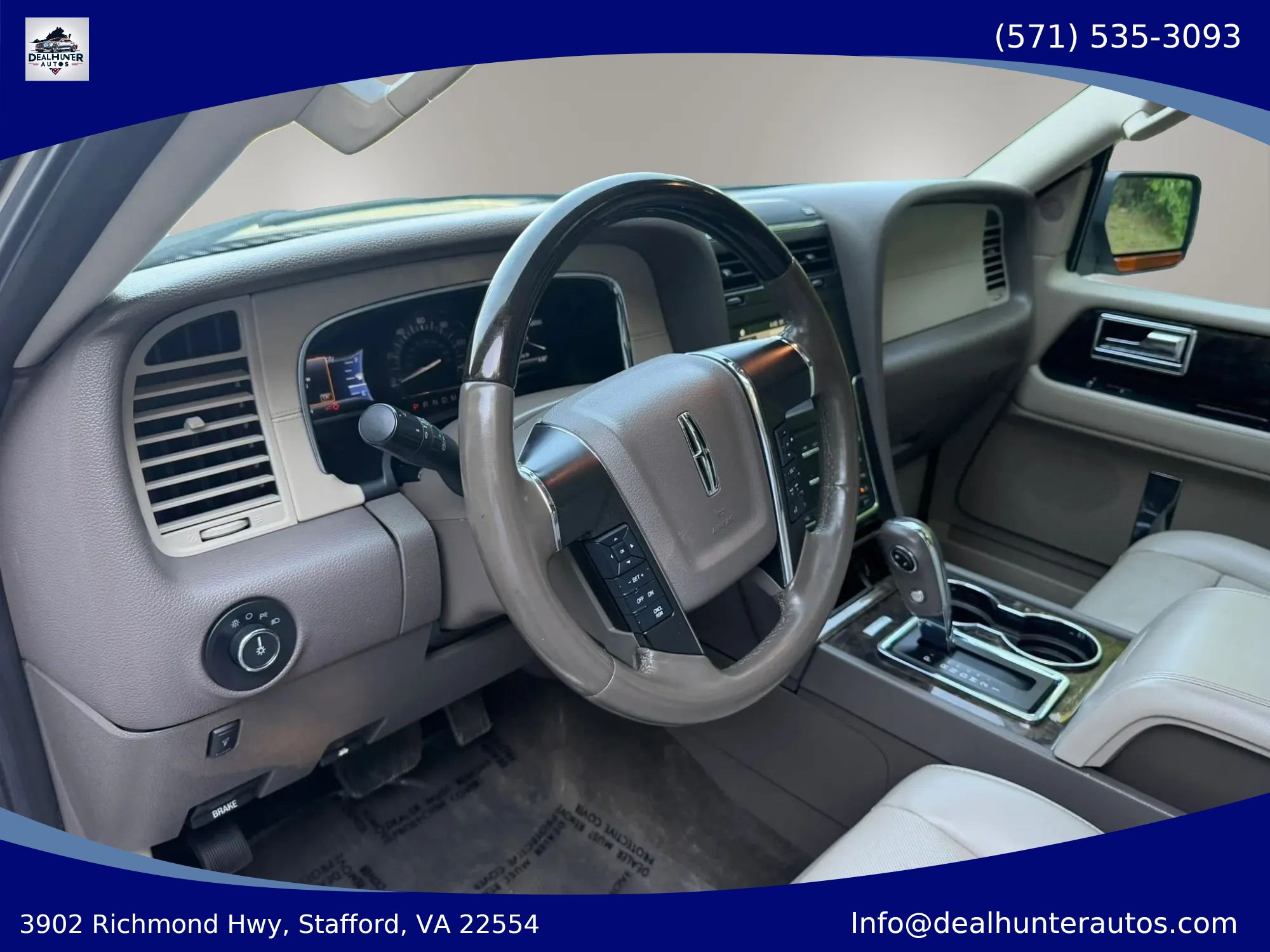 Used 2017 Lincoln Navigator Select AWD/4WD image 24