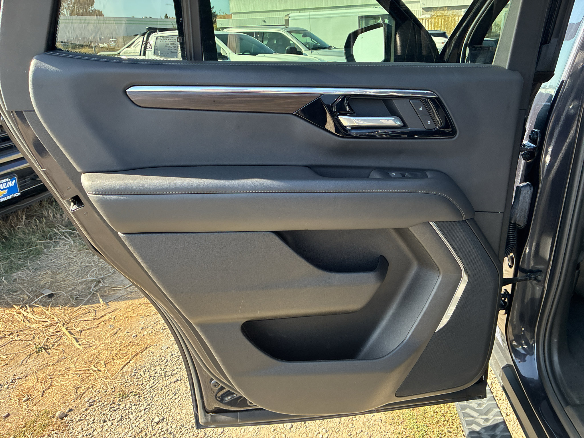 Used 2025 Chevrolet Tahoe Z71 AWD/4WD image 39