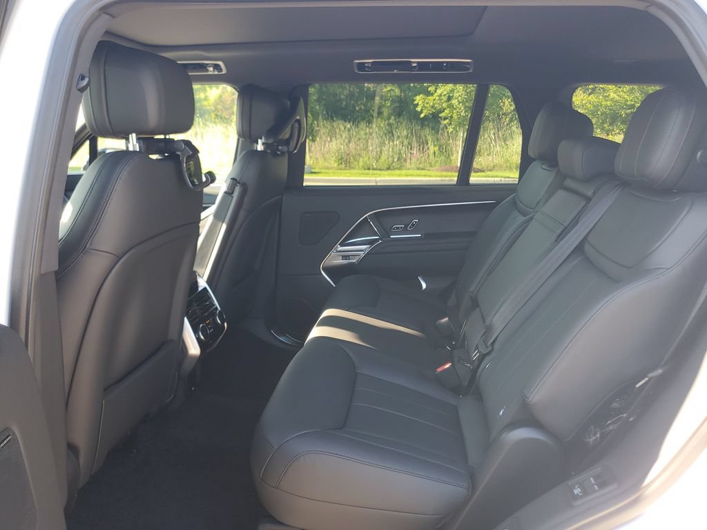 New 2026 Land Rover Range Rover Long Wheelbase SE AWD/4WD image 23