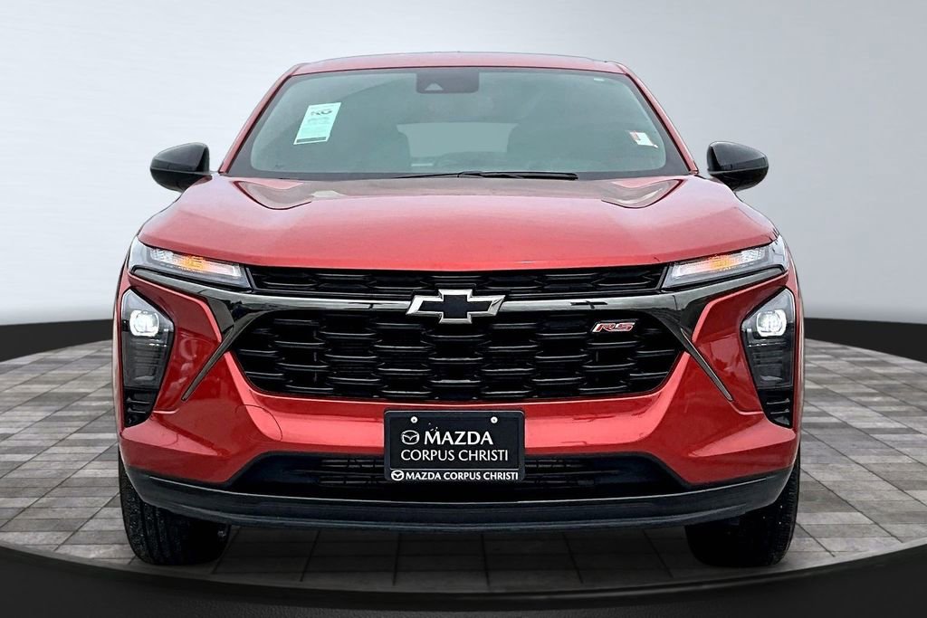 Used 2024 Chevrolet Trax RS w/ Driver Confidence Package FWD image 3