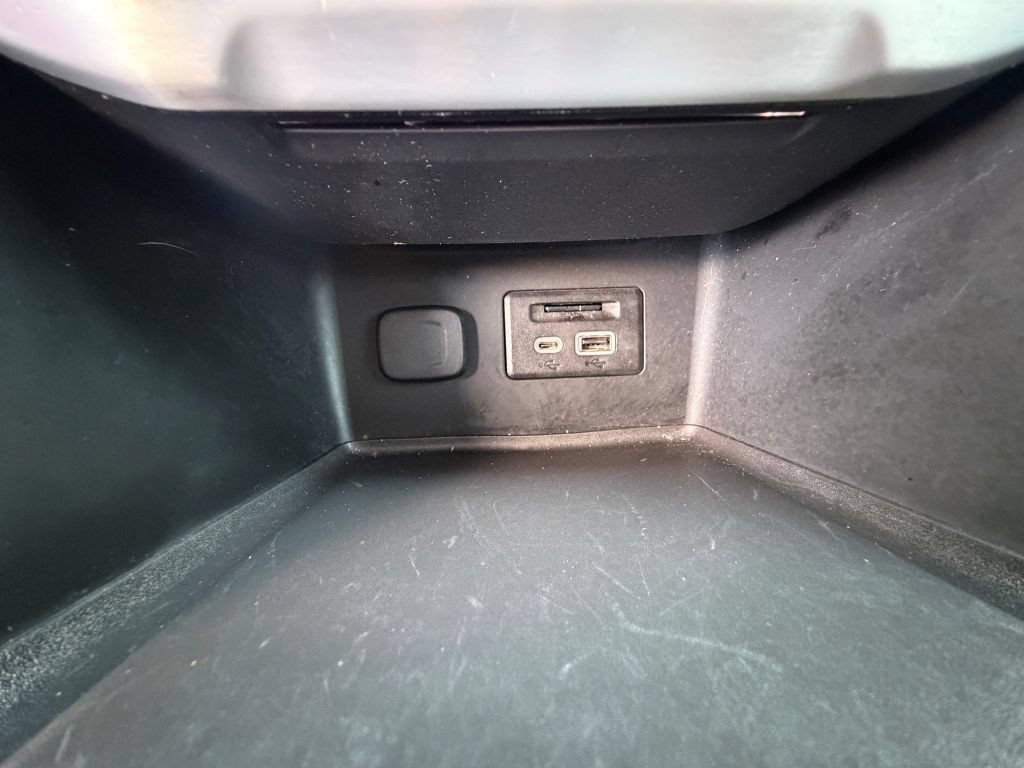 Used 2020 GMC Acadia SLT FWD image 18