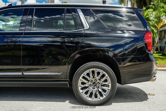Used 2023 GMC Yukon Denali Ultimate AWD/4WD image 5