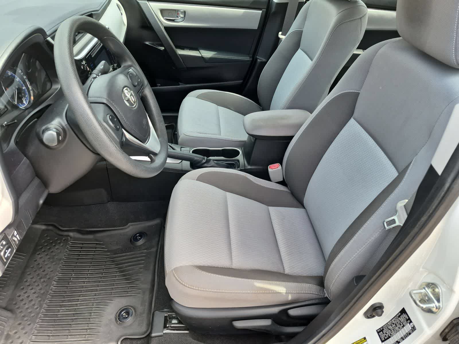 Used 2018 Toyota Corolla LE FWD image 15
