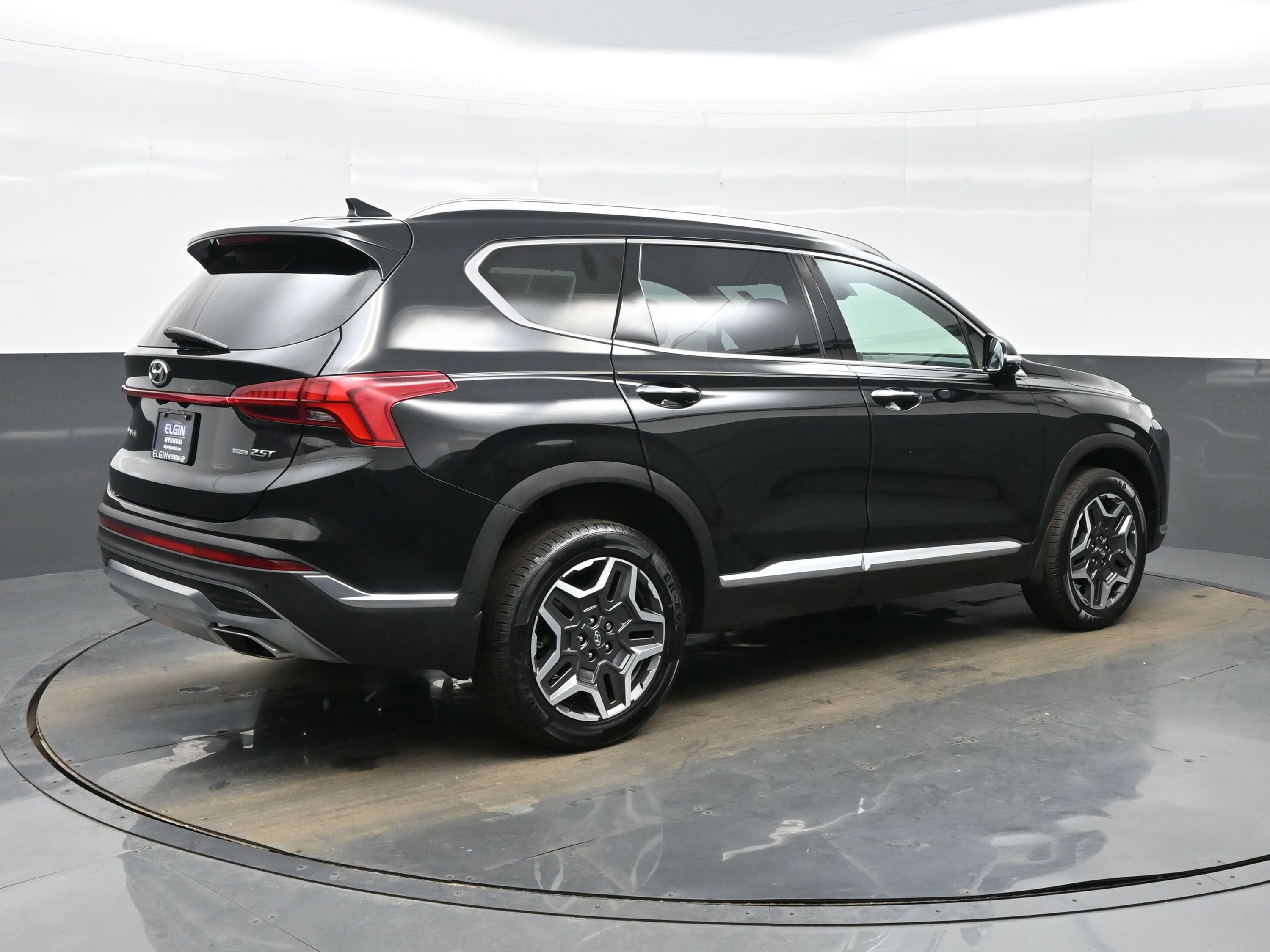 Certified 2023 Hyundai Santa Fe Limited image 6