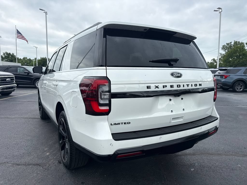 Used 2024 Ford Expedition Limited AWD/4WD image 9