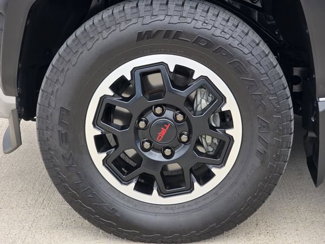 Certified 2025 Toyota 4Runner TRD Off-Road Premium w/ Tow Technology Package AWD/4WD image 9
