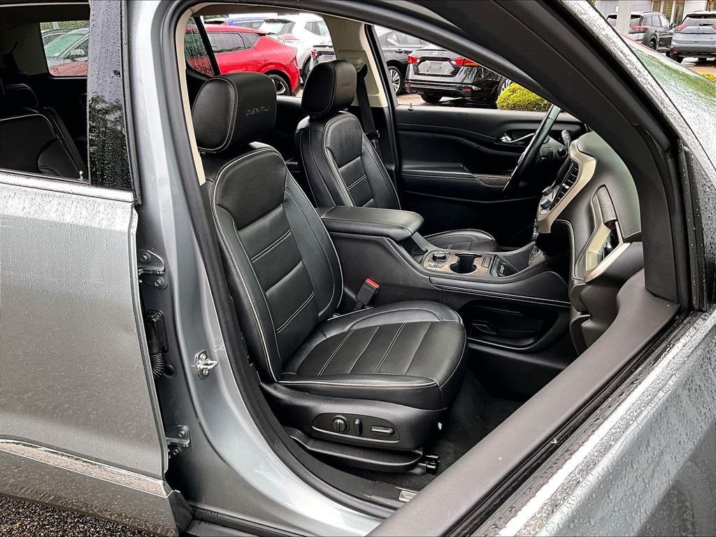 Used 2023 GMC Acadia Denali w/ Denali Ultimate Package AWD/4WD image 11