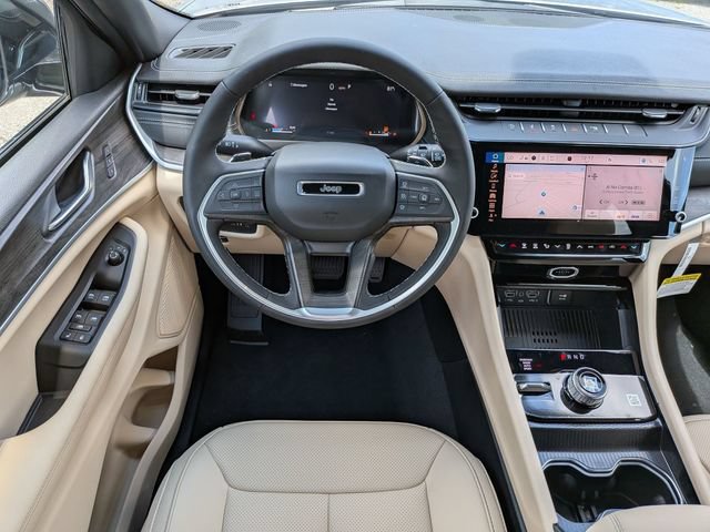 New 2026 Jeep Grand Cherokee Limited w/ Luxury Tech Group II AWD/4WD image 15