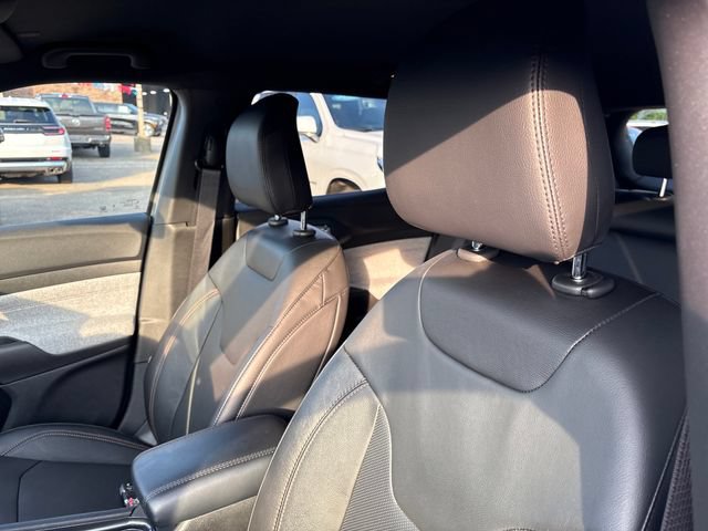 Used 2023 Jeep Compass Latitude AWD/4WD image 9
