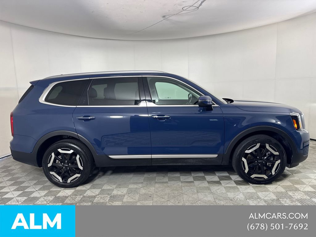 Used 2025 Kia Telluride S FWD image 5