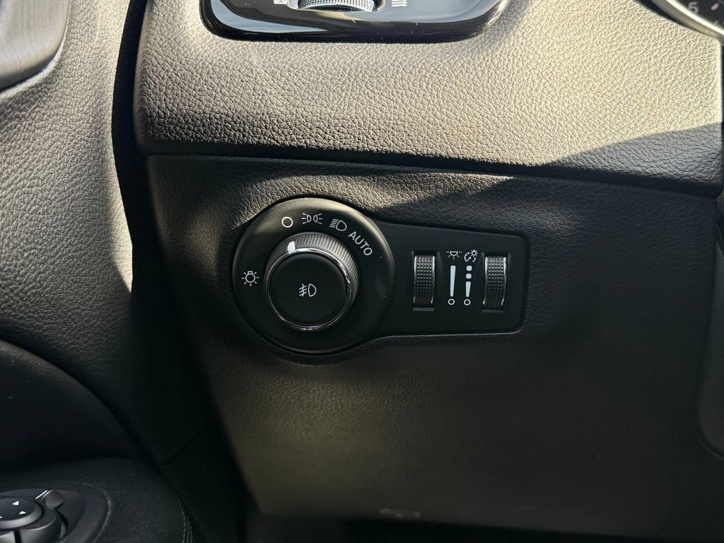 Used 2020 Jeep Compass Latitude image 21