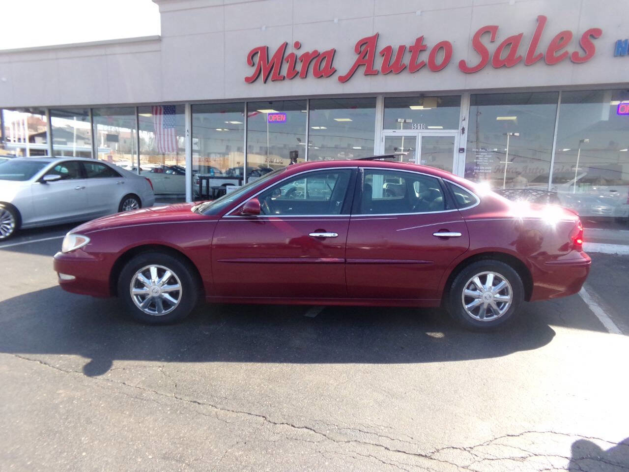 Used 2005 Buick LaCrosse CXL w/ Gold Convenience Package image 2