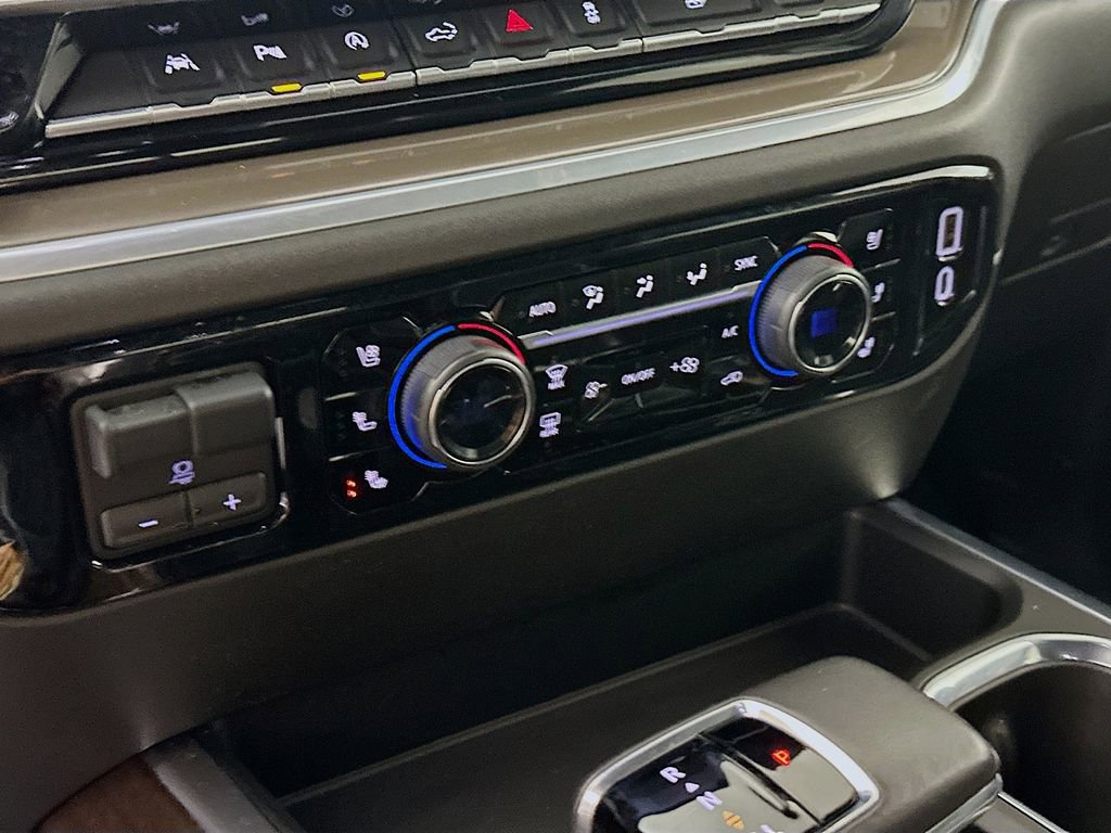 Used 2022 Chevrolet Silverado 1500 High Country w/ High Country Premium Package image 22