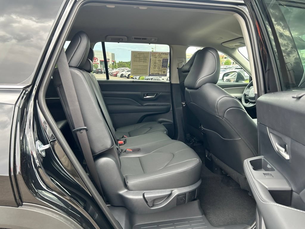 Used 2026 Toyota Grand Highlander FWD image 15