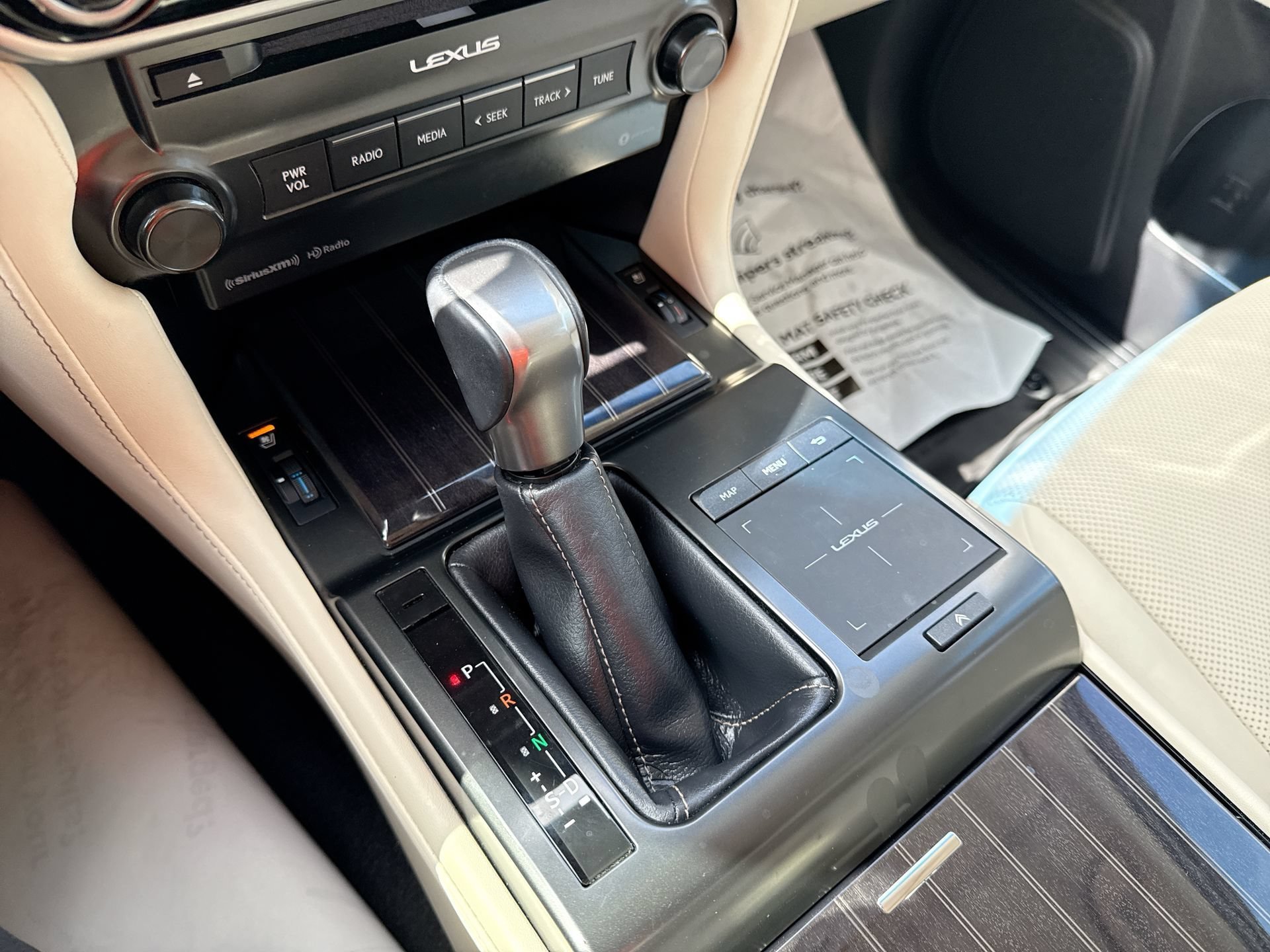 Used 2022 Lexus GX 460 Premium w/ Premium Package AWD/4WD image 22