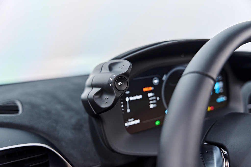Used 2025 McLaren Artura Spider RWD image 73
