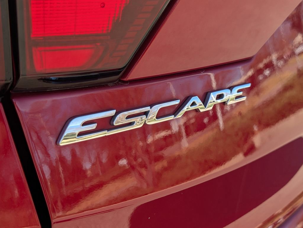 Used 2019 Ford Escape Titanium image 13
