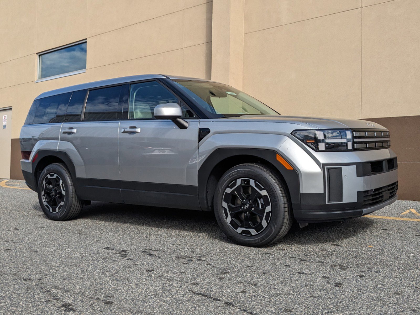 New 2026 Hyundai Santa Fe SE image 2