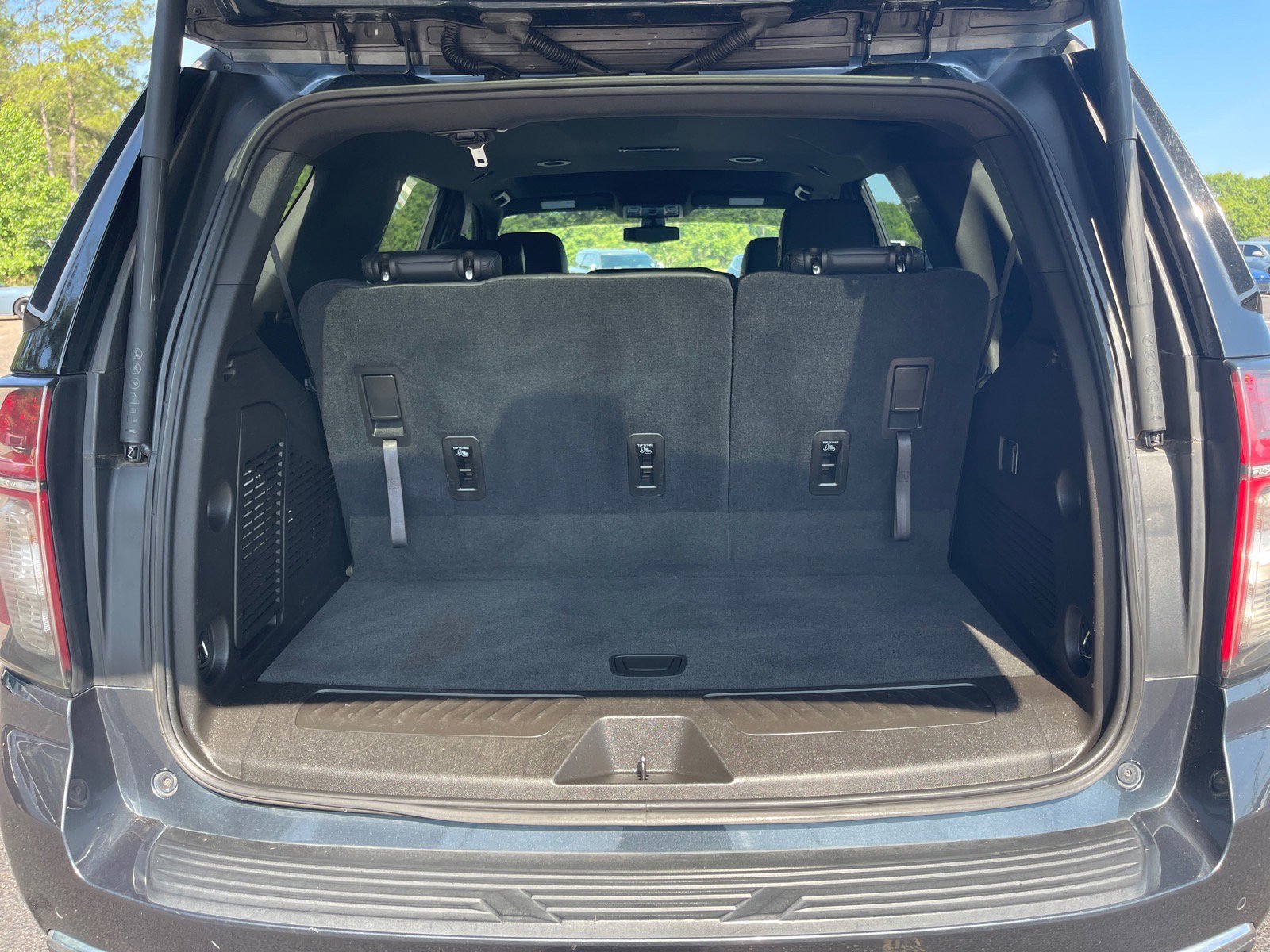 Used 2021 Chevrolet Tahoe LT RWD image 16