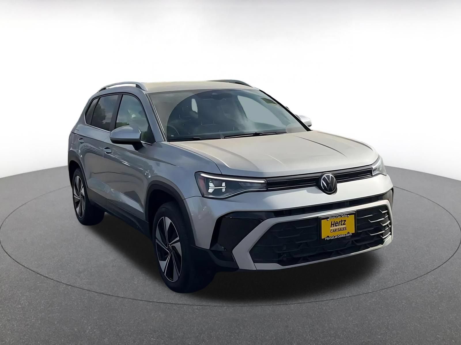 Used 2026 Volkswagen Taos SE AWD/4WD image 3