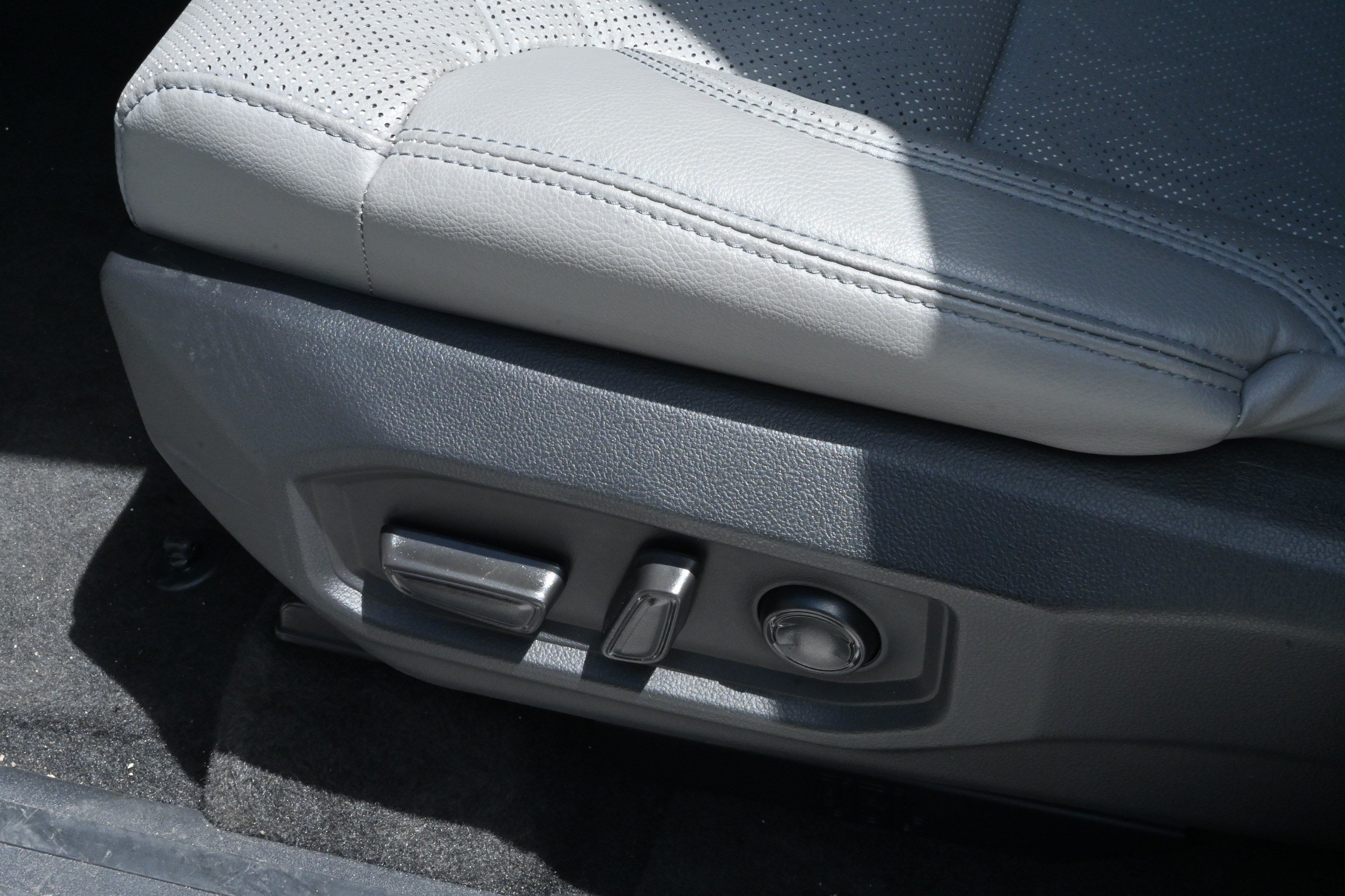 Used 2024 Toyota Tundra Limited AWD/4WD image 26