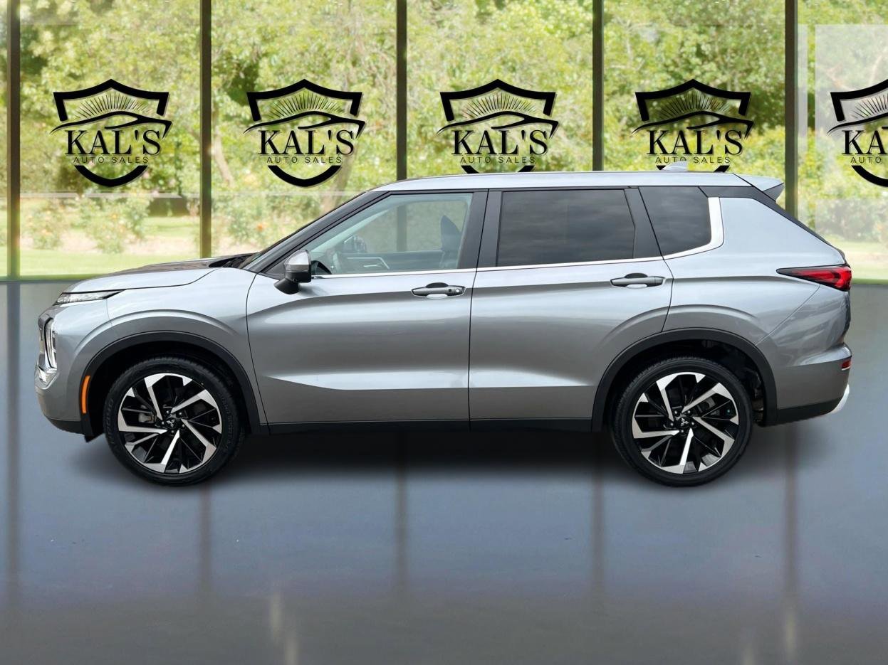 Used 2024 Mitsubishi Outlander SE image 8