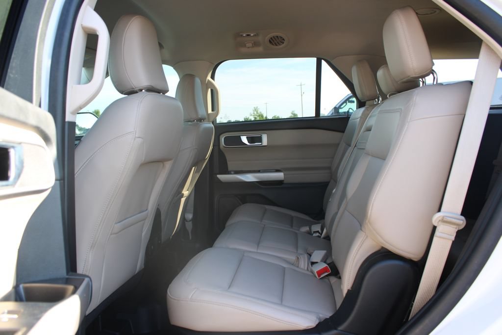 Used 2023 Ford Explorer XLT w/ Equipment Group 202A AWD/4WD image 23