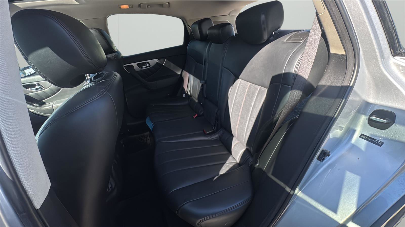 Used 2017 INFINITI QX70 AWD image 11