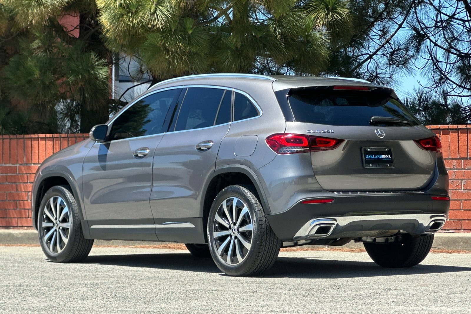 Certified 2023 Mercedes-Benz GLA 250 w/ Premium Package image 6