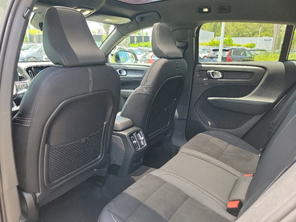 Used 2023 Volvo C40 P8 Recharge Plus AWD/4WD image 7