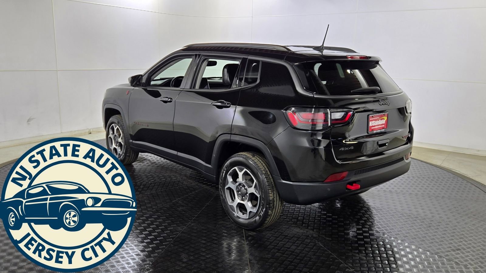Used 2022 Jeep Compass Trailhawk w/ Trailhawk Elite Group image 5
