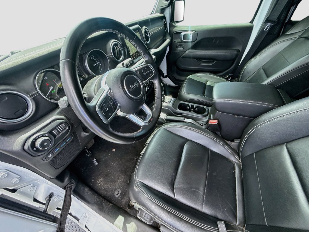 Used 2022 Jeep Wrangler Unlimited Sahara AWD/4WD image 27