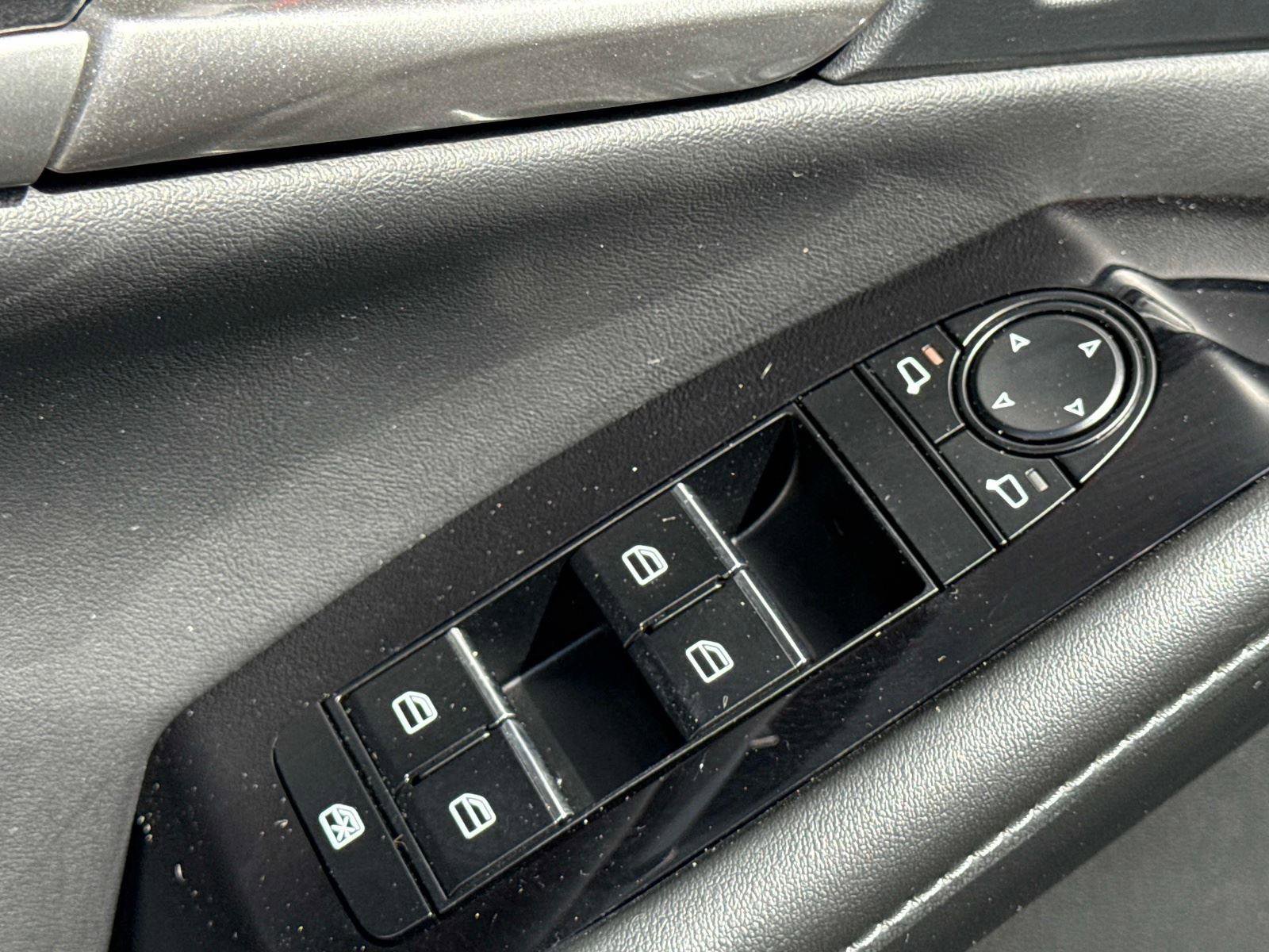 Certified 2025 MAZDA CX-30 AWD 2.5 S w/ Select Sport Pkg image 17