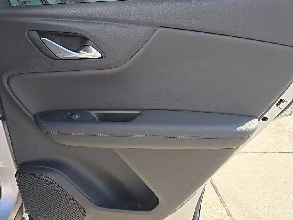Used 2020 Chevrolet Blazer LT image 38