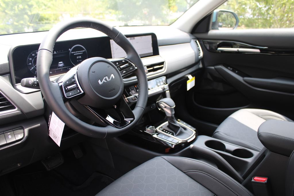 New 2026 Kia Seltos EX FWD image 21