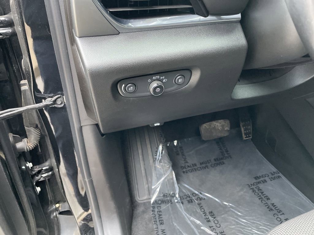 Used 2021 Chevrolet Traverse LT w/ LPO, Floor Liner Package image 9